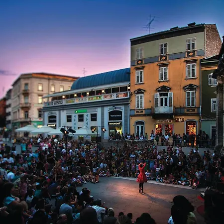 Stunning In With Wifi Daire Pula